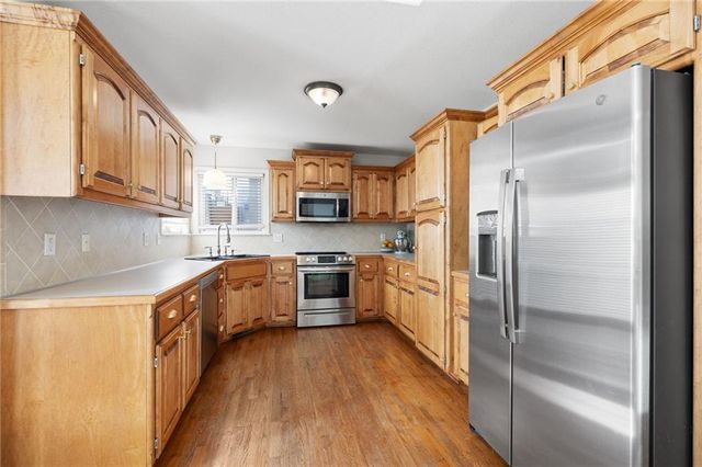 1405 NE 196th Court, Smithville, MO 64089