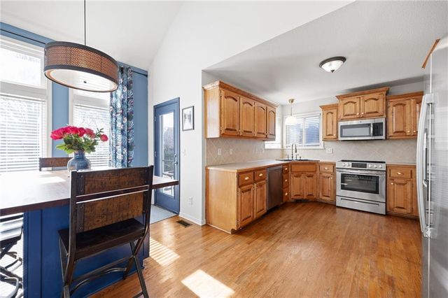 1405 NE 196th Court, Smithville, MO 64089