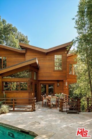 2424 Nichols Canyon Road, Los Angeles, CA 90046