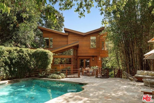 2424 Nichols Canyon Road, Los Angeles, CA 90046