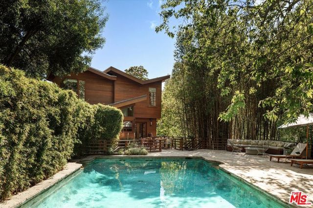 2424 Nichols Canyon Road, Los Angeles, CA 90046