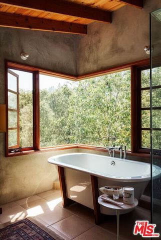 2424 Nichols Canyon Road, Los Angeles, CA 90046