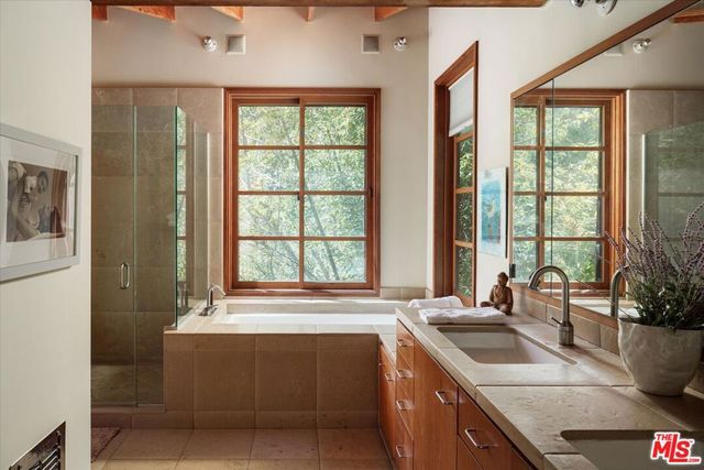 2424 Nichols Canyon Road, Los Angeles, CA 90046