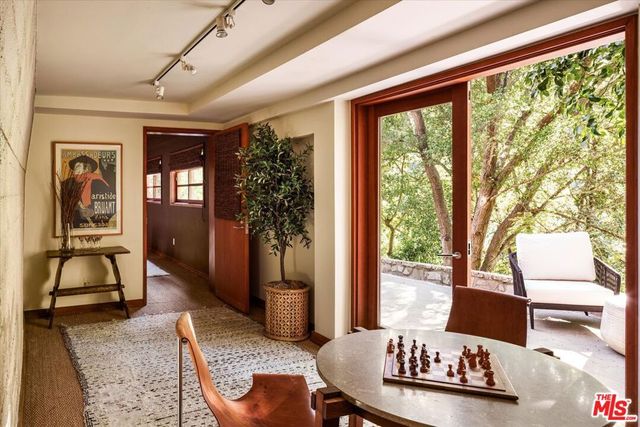 2424 Nichols Canyon Road, Los Angeles, CA 90046