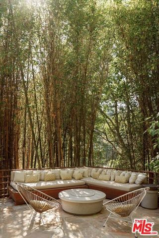 2424 Nichols Canyon Road, Los Angeles, CA 90046