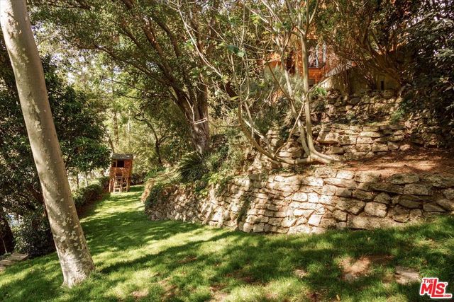 2424 Nichols Canyon Road, Los Angeles, CA 90046