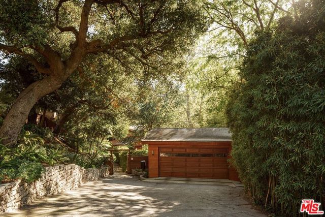 2424 Nichols Canyon Road, Los Angeles, CA 90046