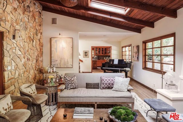 2424 Nichols Canyon Road, Los Angeles, CA 90046