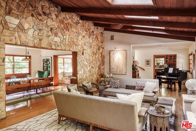 2424 Nichols Canyon Road, Los Angeles, CA 90046