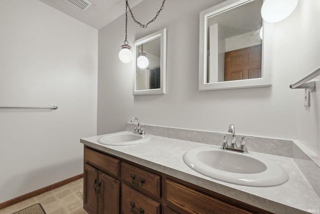 7725 Evanwood Court, Fort Wayne, IN 46816