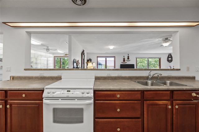 190 Cottage Grove Avenue SE 302, Cedar Rapids, IA 52403