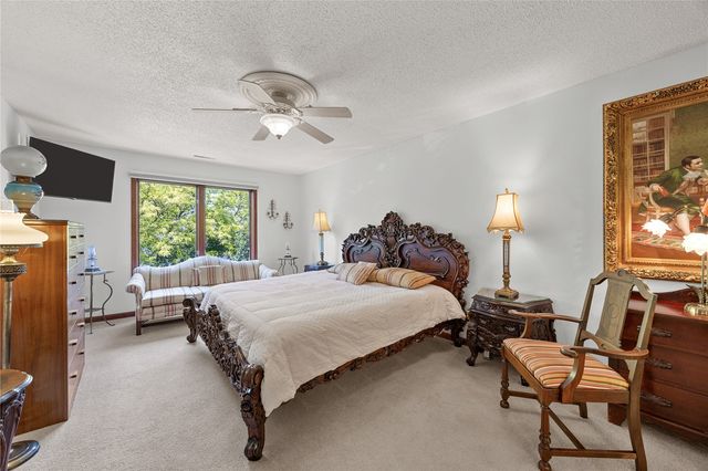 190 Cottage Grove Avenue SE 302, Cedar Rapids, IA 52403