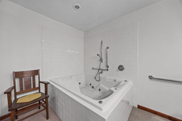190 Cottage Grove Avenue SE 302, Cedar Rapids, IA 52403