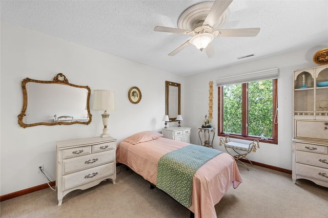 190 Cottage Grove Avenue SE 302, Cedar Rapids, IA 52403