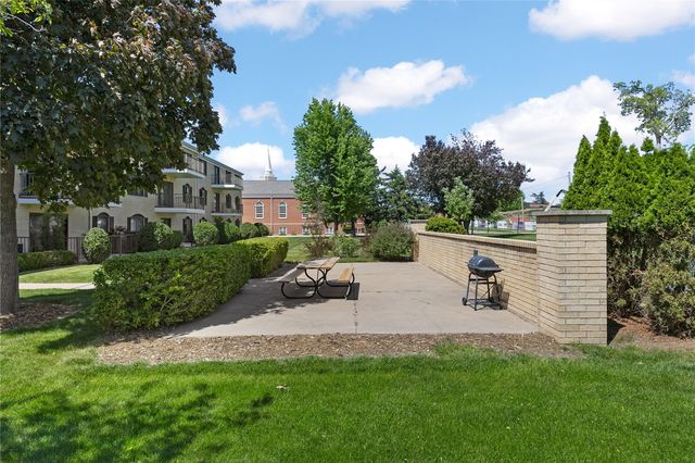 190 Cottage Grove Avenue SE 302, Cedar Rapids, IA 52403