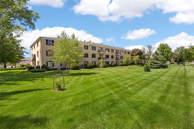 190 Cottage Grove Avenue SE 302, Cedar Rapids, IA 52403