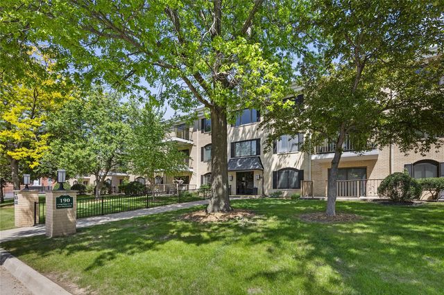 190 Cottage Grove Avenue SE 302, Cedar Rapids, IA 52403