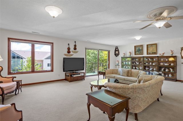 190 Cottage Grove Avenue SE 302, Cedar Rapids, IA 52403