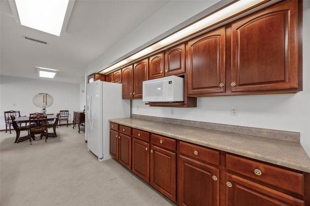 190 Cottage Grove Avenue SE 302, Cedar Rapids, IA 52403