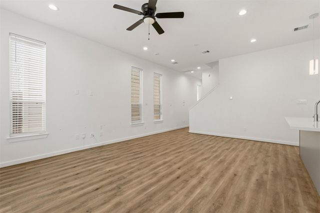 1113 Highland Square Lane, Houston, TX 77091