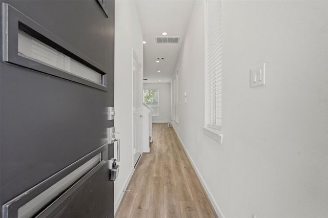 1113 Highland Square Lane, Houston, TX 77091