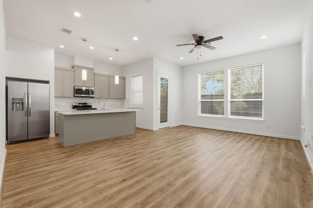 1113 Highland Square Lane, Houston, TX 77091