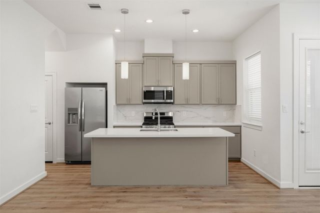 1113 Highland Square Lane, Houston, TX 77091