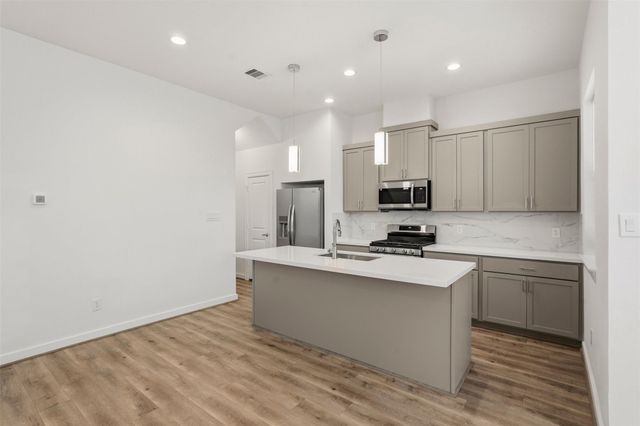 1113 Highland Square Lane, Houston, TX 77091