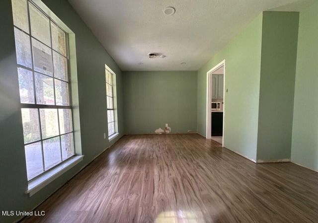 100 W Pecan Tree Lane, Vicksburg, MS 39183