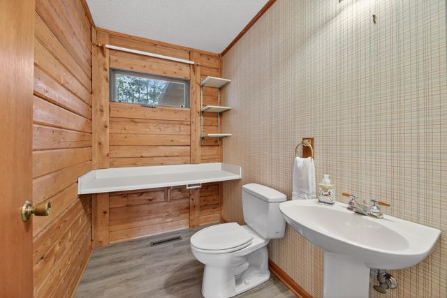 1086 St Julien Drive, Eutawville, SC 29048