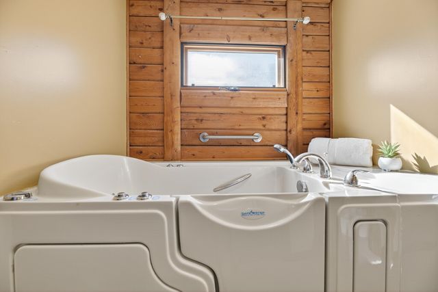 1086 St Julien Drive, Eutawville, SC 29048