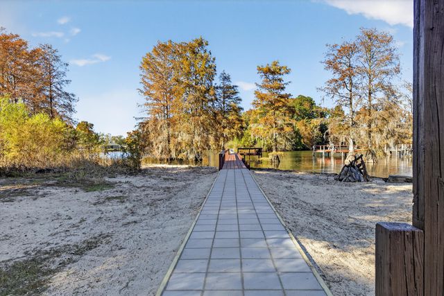 1086 St Julien Drive, Eutawville, SC 29048