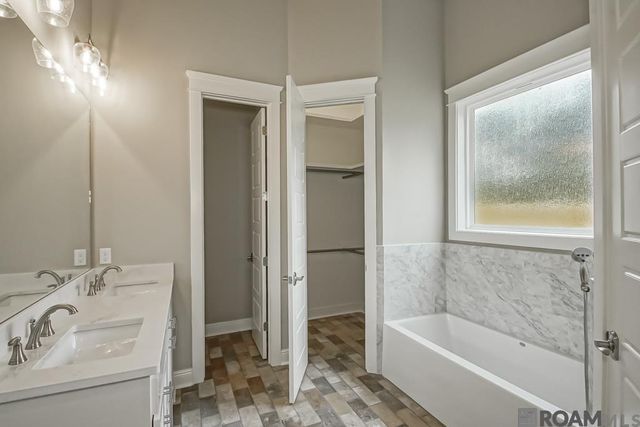 11922 Pendarvis Ln, Walker, LA 70785