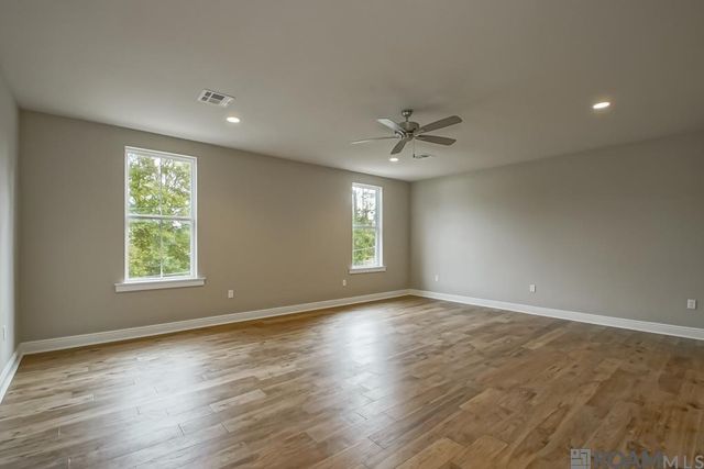 11922 Pendarvis Ln, Walker, LA 70785