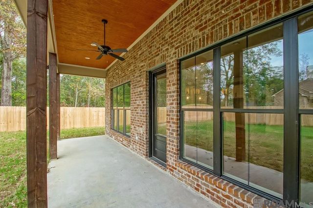 11922 Pendarvis Ln, Walker, LA 70785