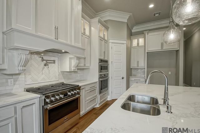 11922 Pendarvis Ln, Walker, LA 70785