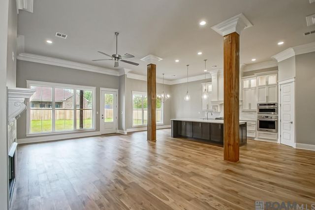 11922 Pendarvis Ln, Walker, LA 70785