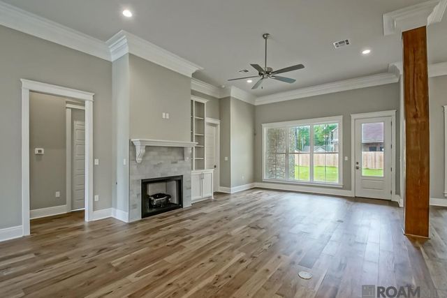 11922 Pendarvis Ln, Walker, LA 70785