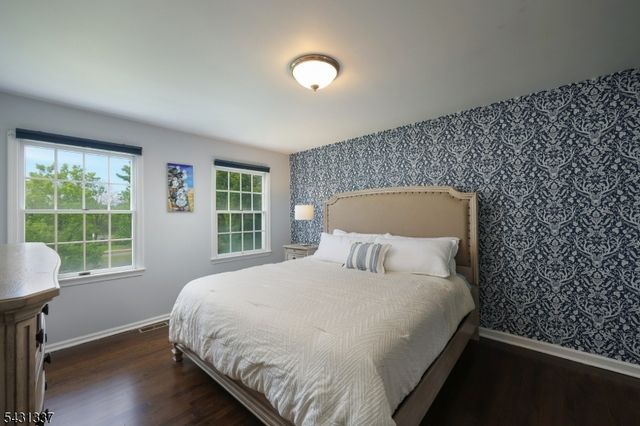 10 Plymouth Ct, Bernards Twp., NJ 07920