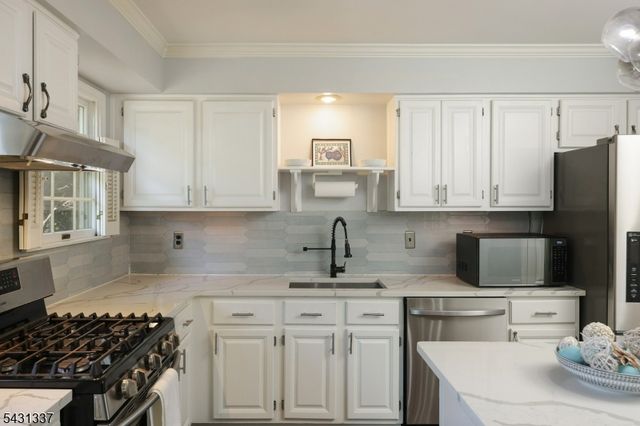 10 Plymouth Ct, Bernards Twp., NJ 07920