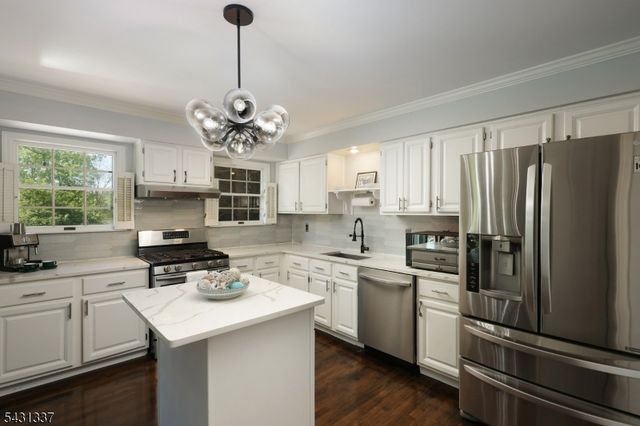 10 Plymouth Ct, Bernards Twp., NJ 07920