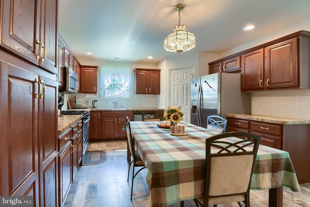 41 WOODMYRE LN, Enola, PA 17025