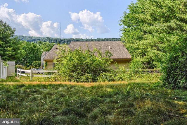 41 WOODMYRE LN, Enola, PA 17025