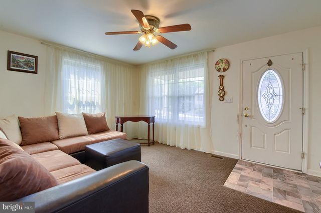 41 WOODMYRE LN, Enola, PA 17025