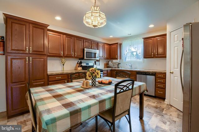 41 WOODMYRE LN, Enola, PA 17025