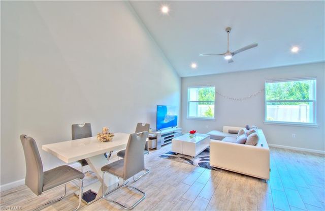 4558 Arboretum CIR 102, Naples, FL 34112