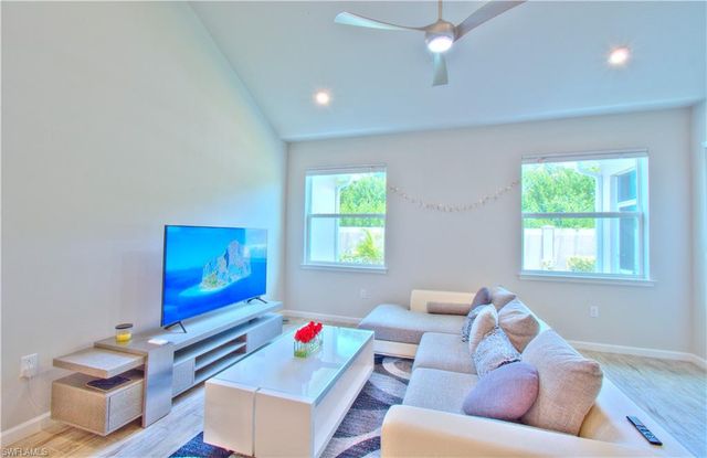 4558 Arboretum CIR 102, Naples, FL 34112