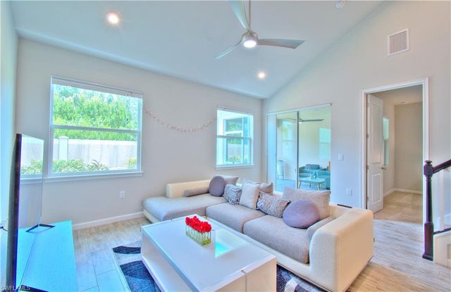 4558 Arboretum CIR 102, Naples, FL 34112