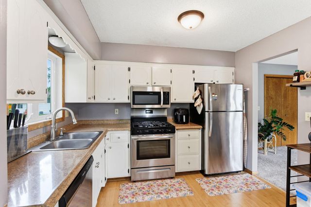 17627 Ionia Court, Lakeville, MN 55044