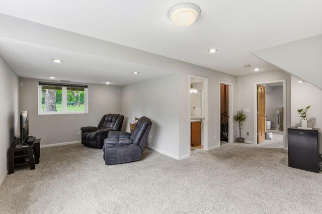 17627 Ionia Court, Lakeville, MN 55044
